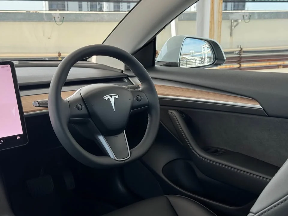 2023 Tesla Model 3 2