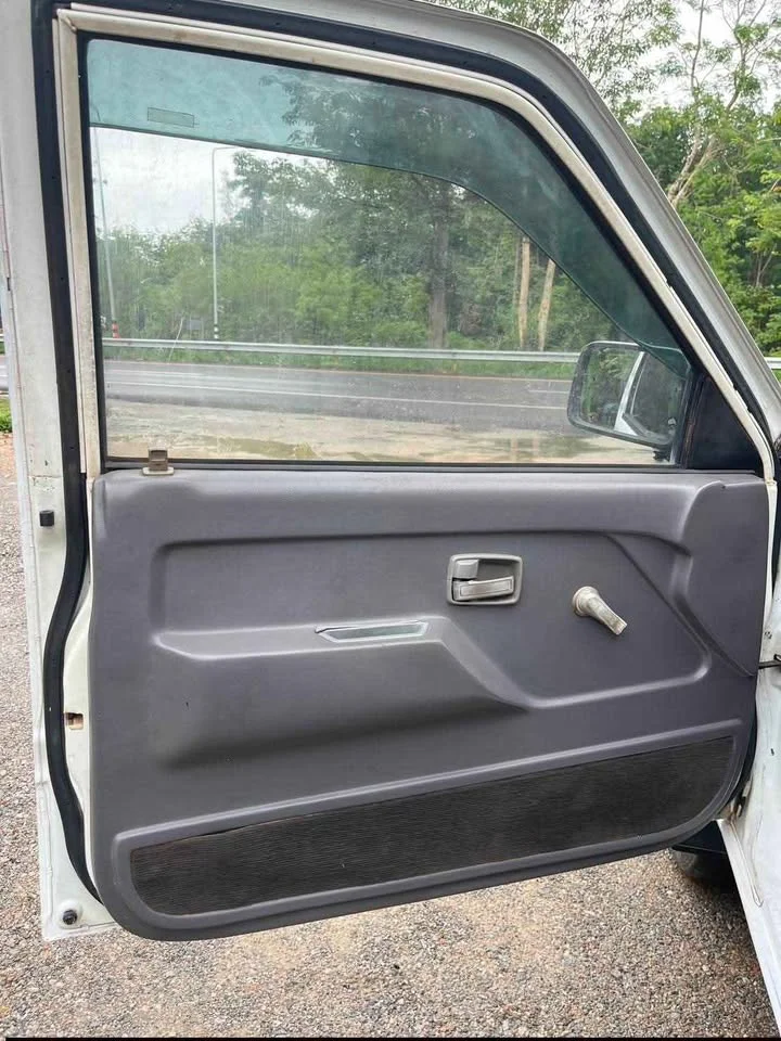 1994 Isuzu TFR III 3