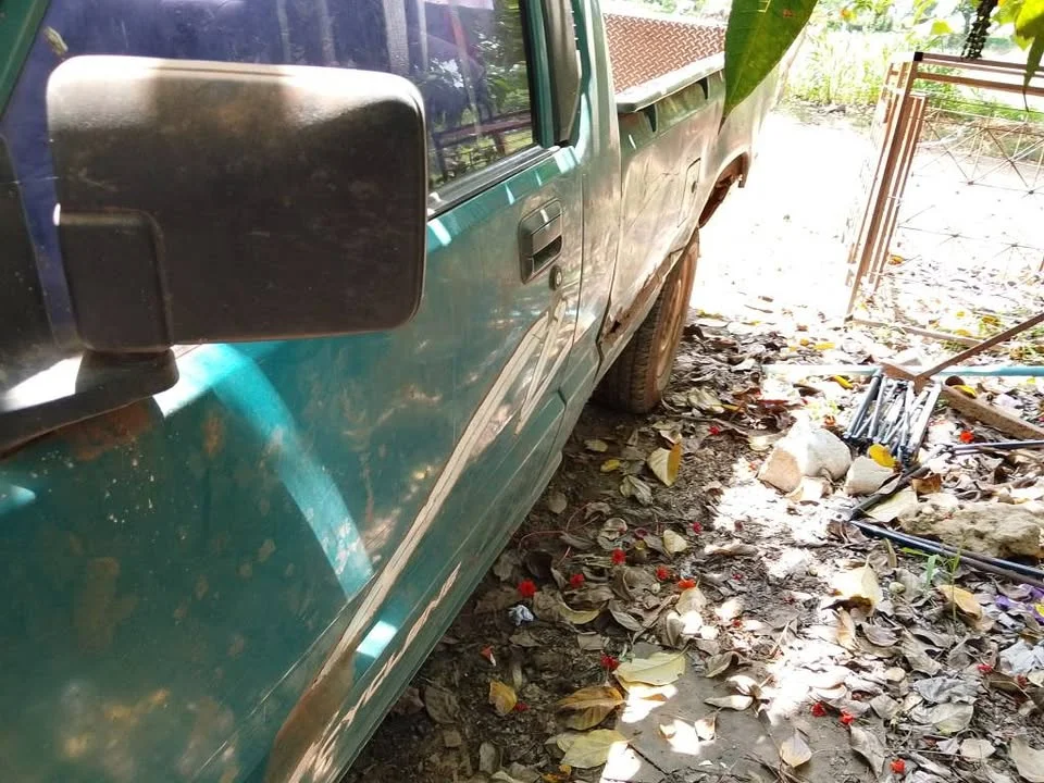 1996 Mitsubishi Triton II 2