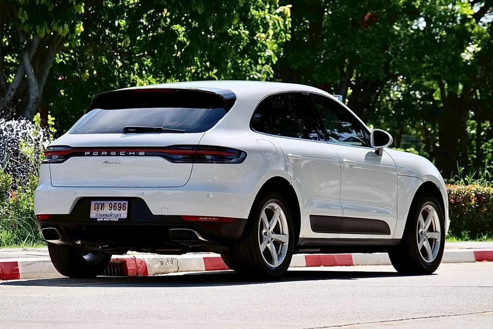 2020 Porsche Macan I 3