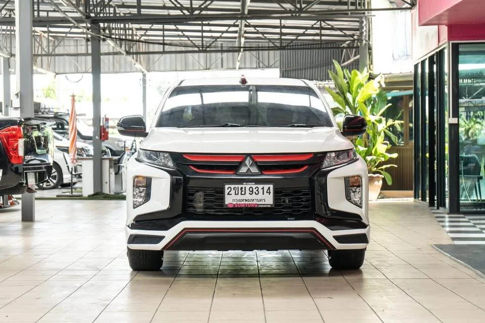 2022 Mitsubishi Triton V 2