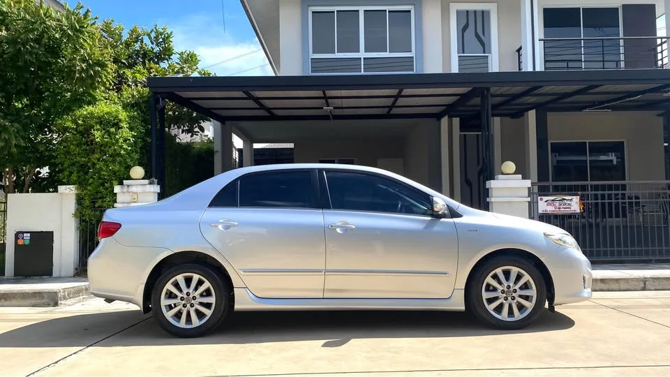 2010 Toyota Corolla Altis X (E140) 2