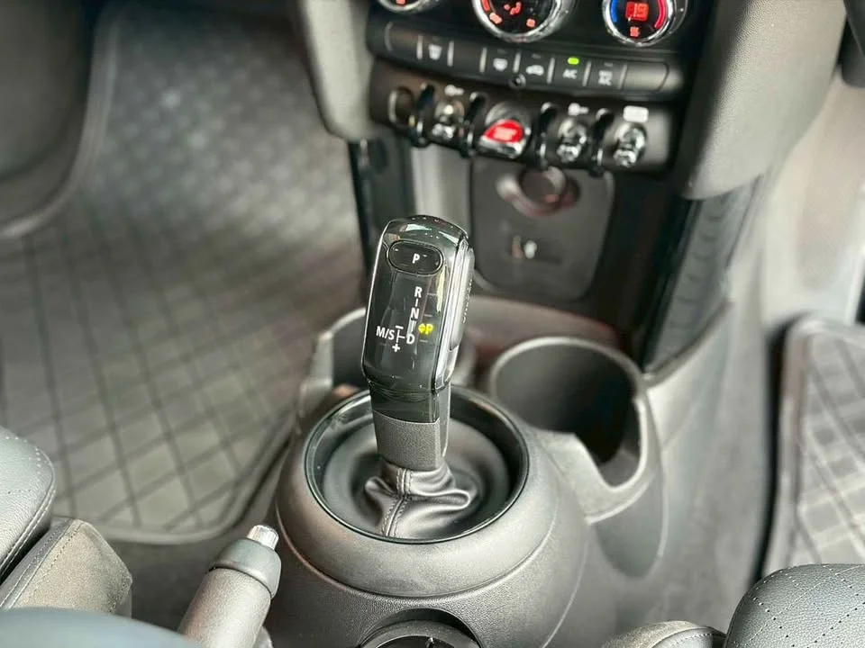 2019 Mini Hatch  III 2