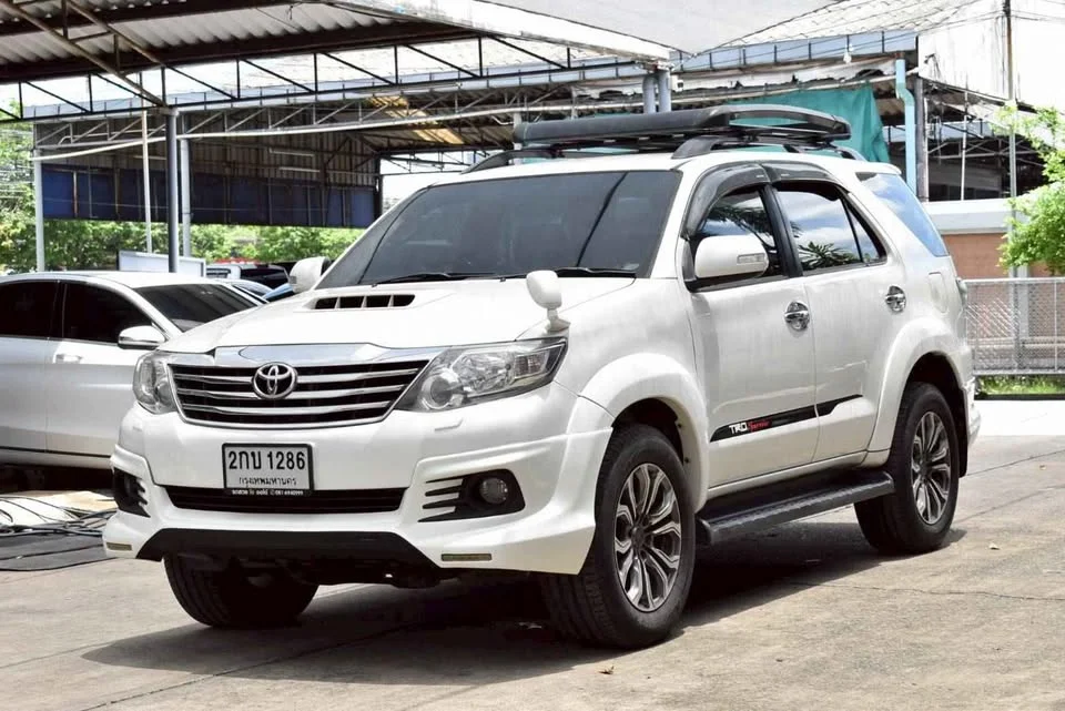 2013 Toyota Fortuner I 3