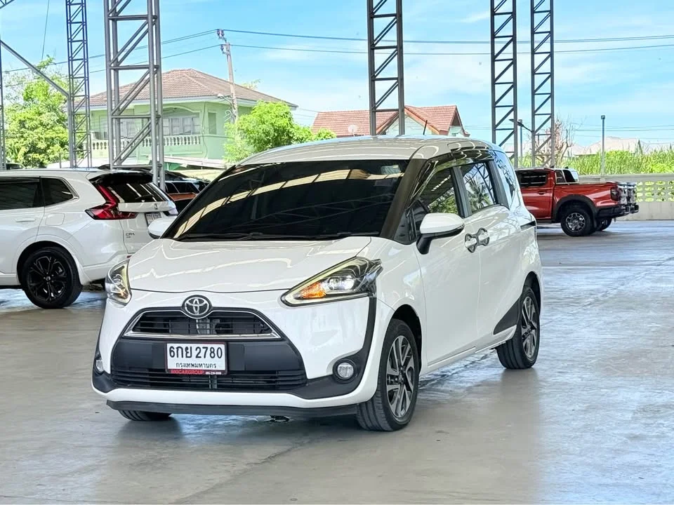 2017 Toyota Sienta II 2