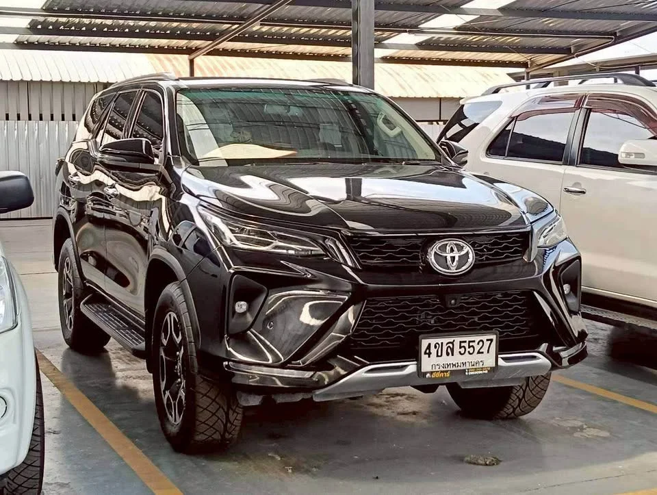 2023 Toyota Fortuner II 2