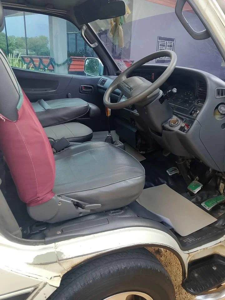 1995 Toyota Commuter IV (H100) 3