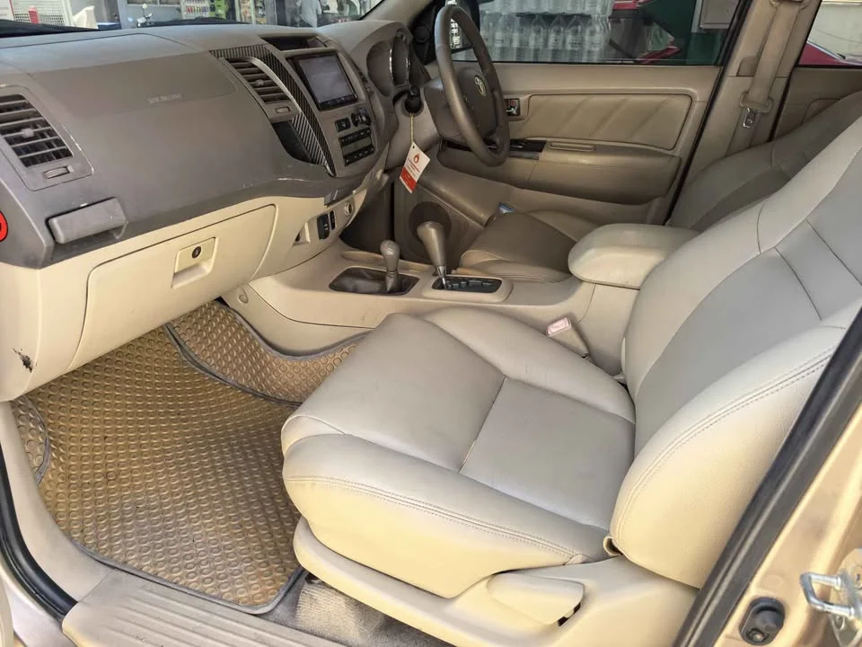 2005 Toyota Fortuner I 2