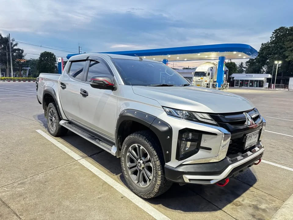 2020 Mitsubishi Triton V 2