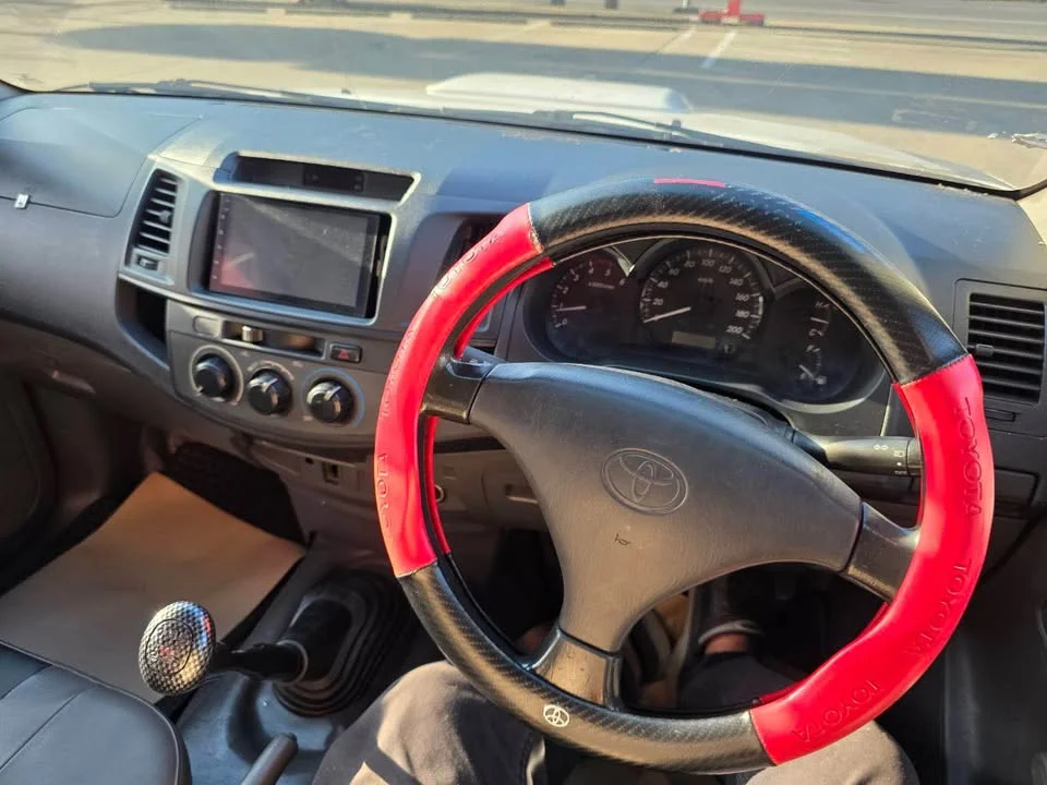 2013 Toyota Hilux VII 2