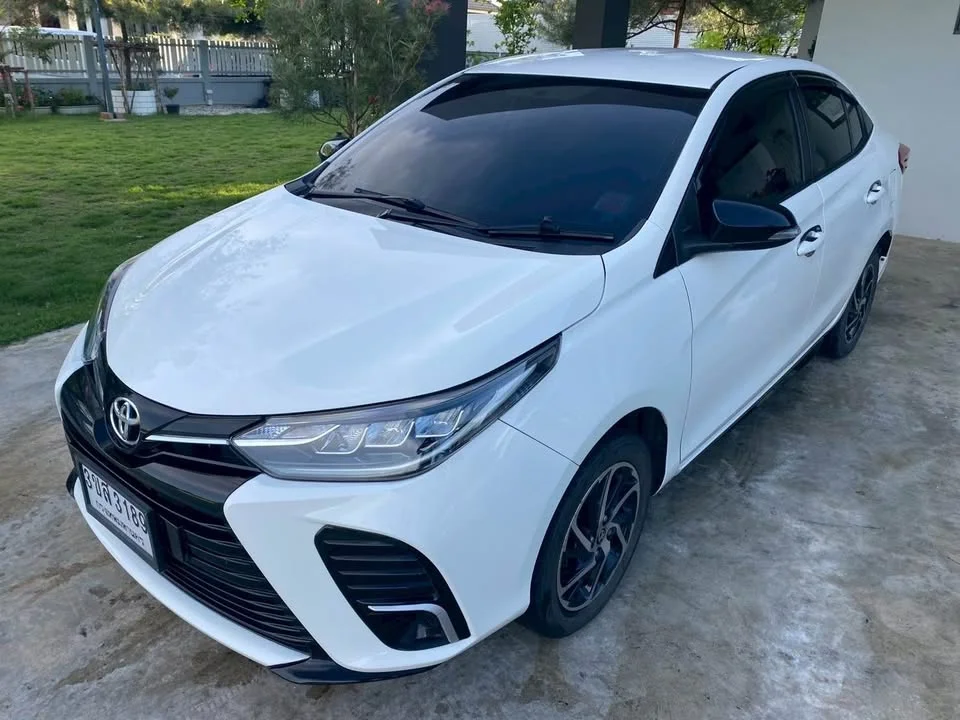 2022 Toyota Yaris ATIV III 3