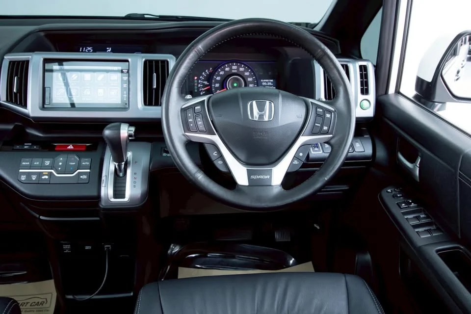 2014 Honda Stepwgn IV 3