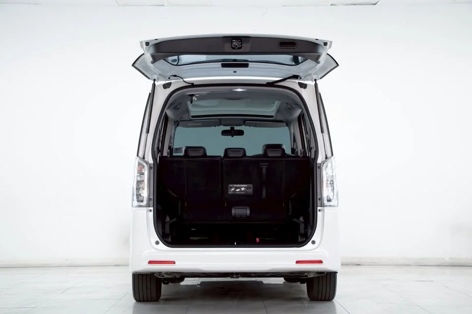 2014 Honda Stepwgn IV 2