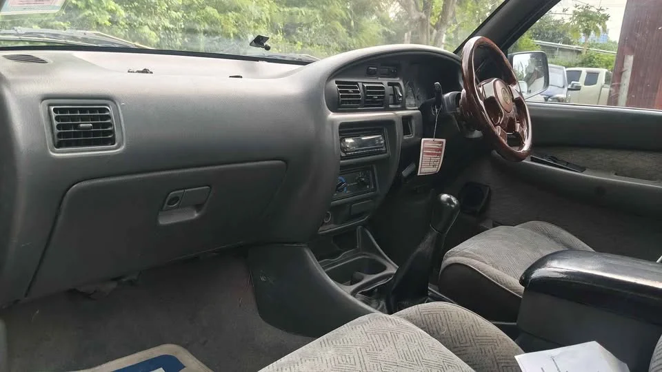 2004 Mazda 2500 Fighter V 2