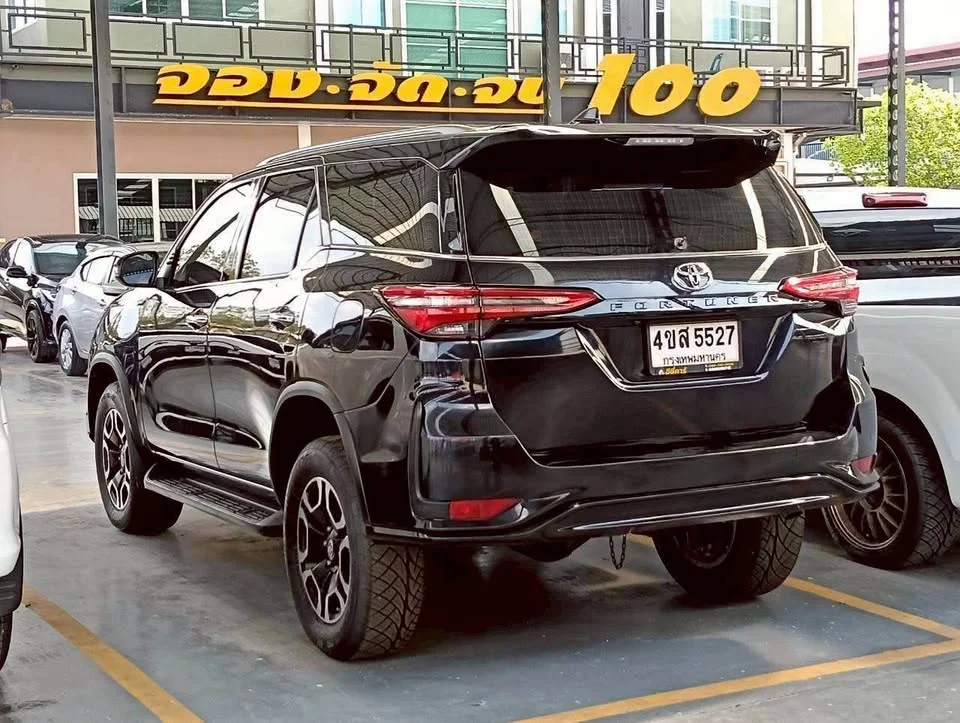 2023 Toyota Fortuner II 2