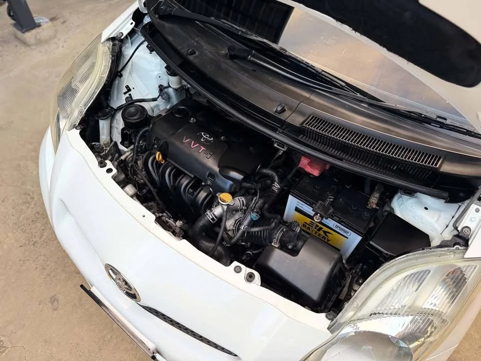 Toyota Yaris II 3