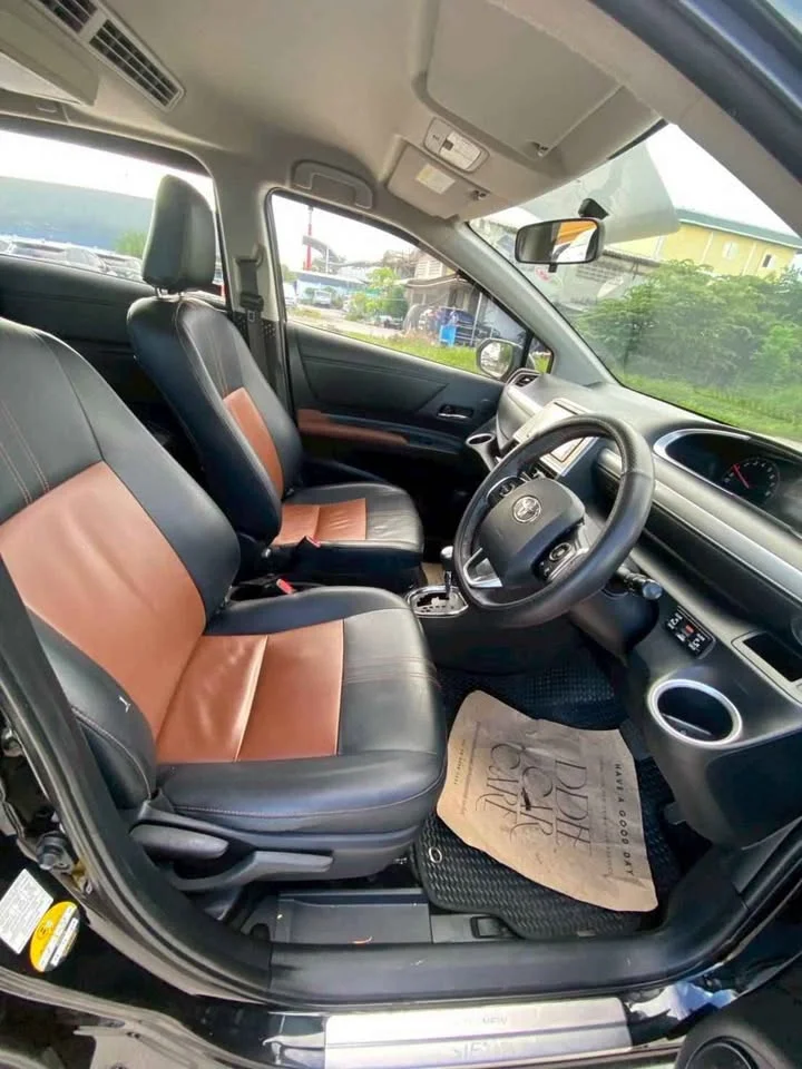 2018 Toyota Sienta II 2