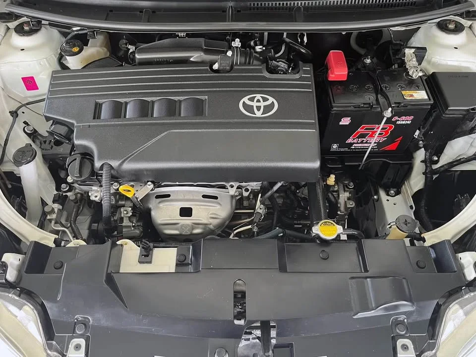 2015 Toyota Yaris III 2
