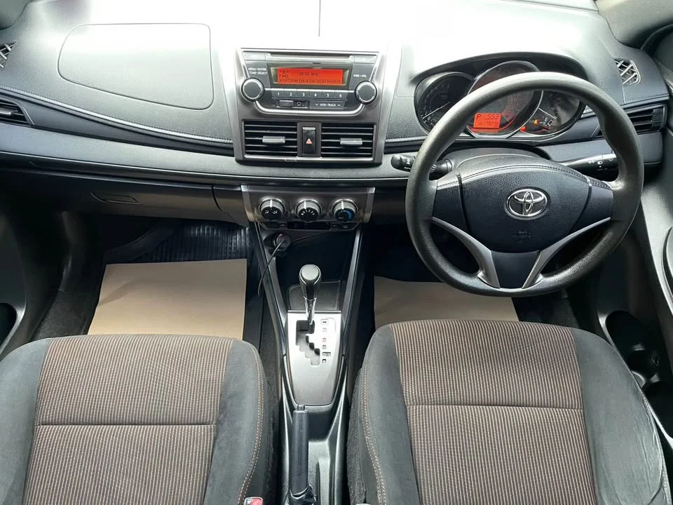 2015 Toyota Yaris III 2