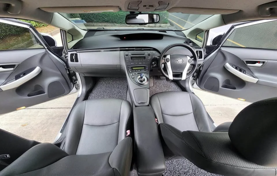 2011 Toyota Prius III 3