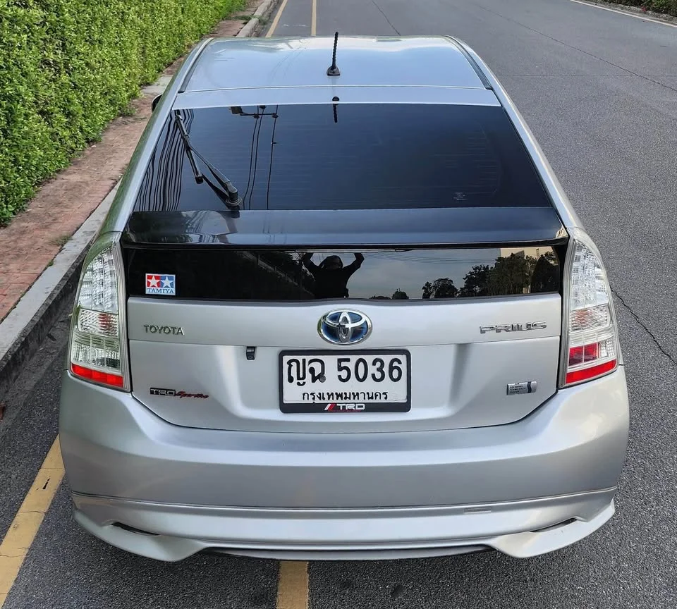 2011 Toyota Prius III 2