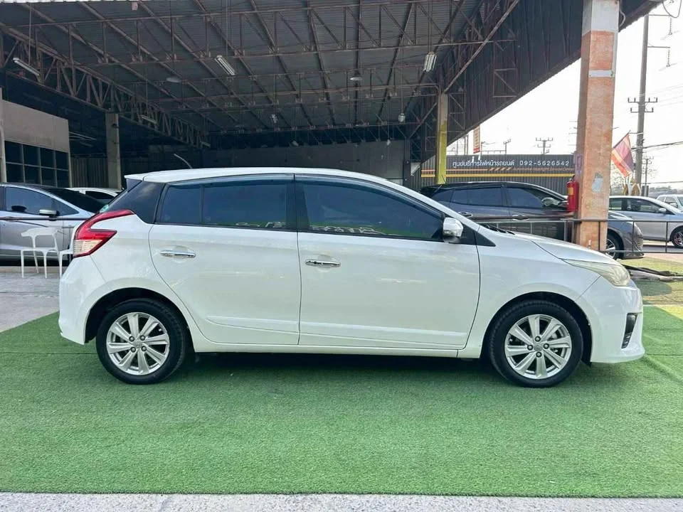 2015 Toyota Yaris III 3