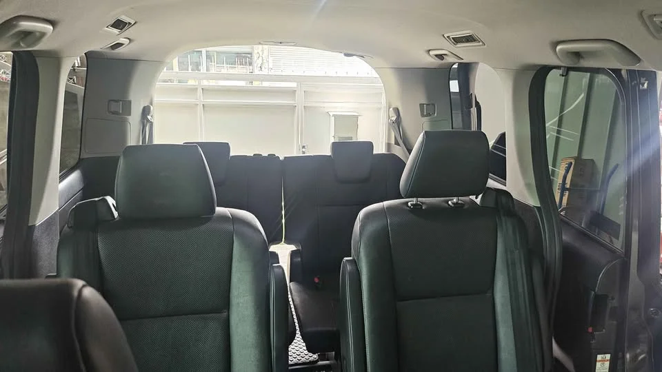 2015 Toyota Voxy III 2