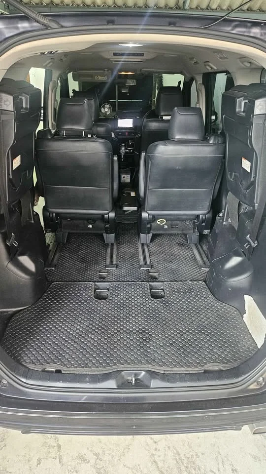 2015 Toyota Voxy III 3