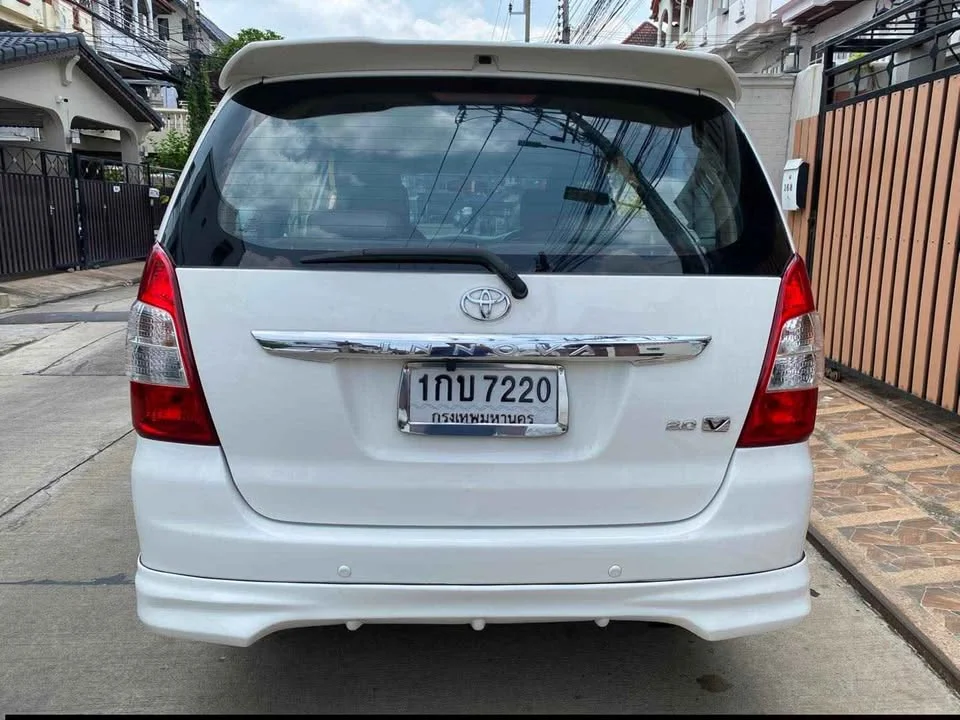 2013 Toyota Innova I 3