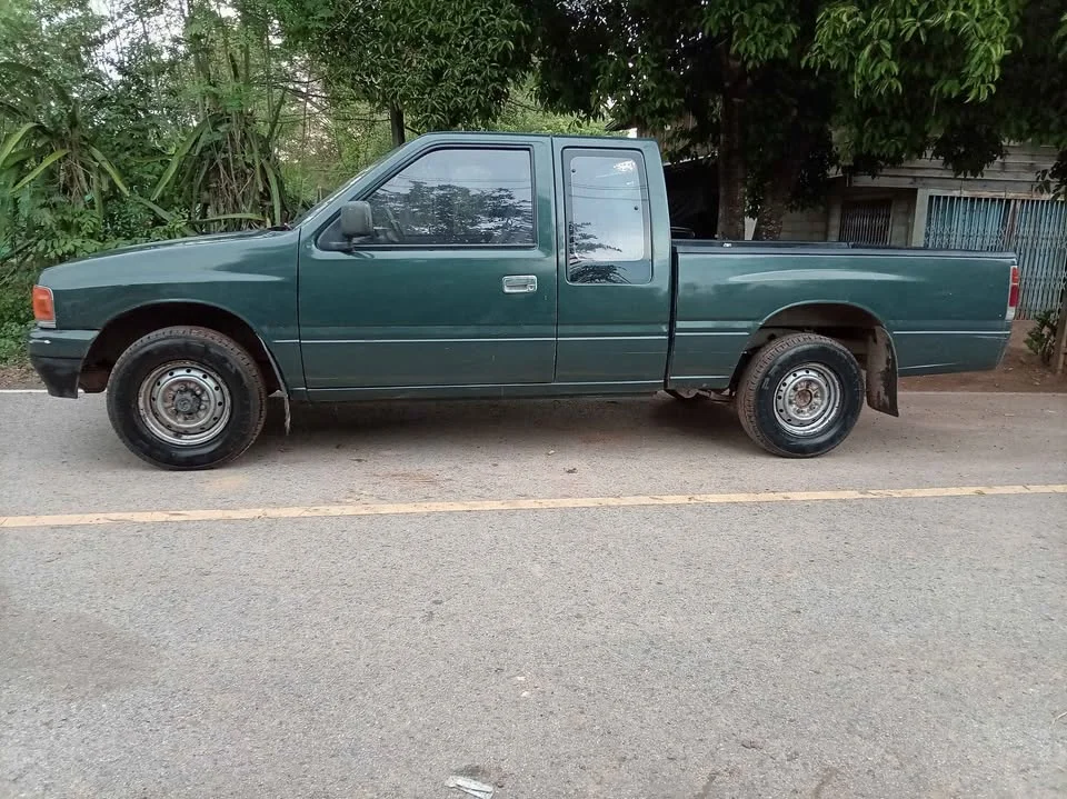 1993 Isuzu TFR III 2