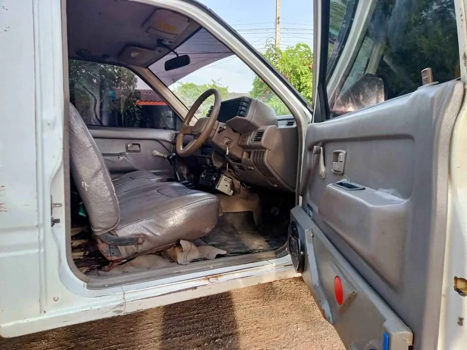 1991 Isuzu TFR III 3