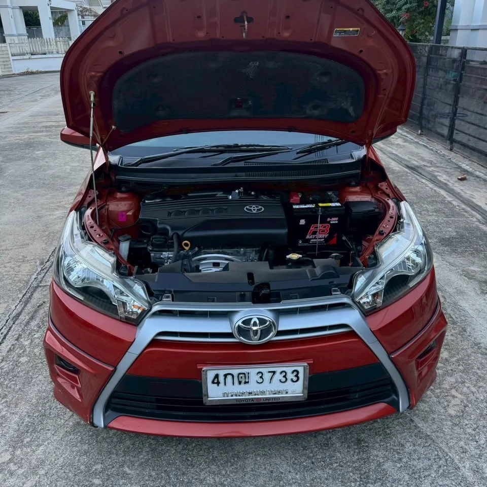 2015 Toyota Yaris III 2