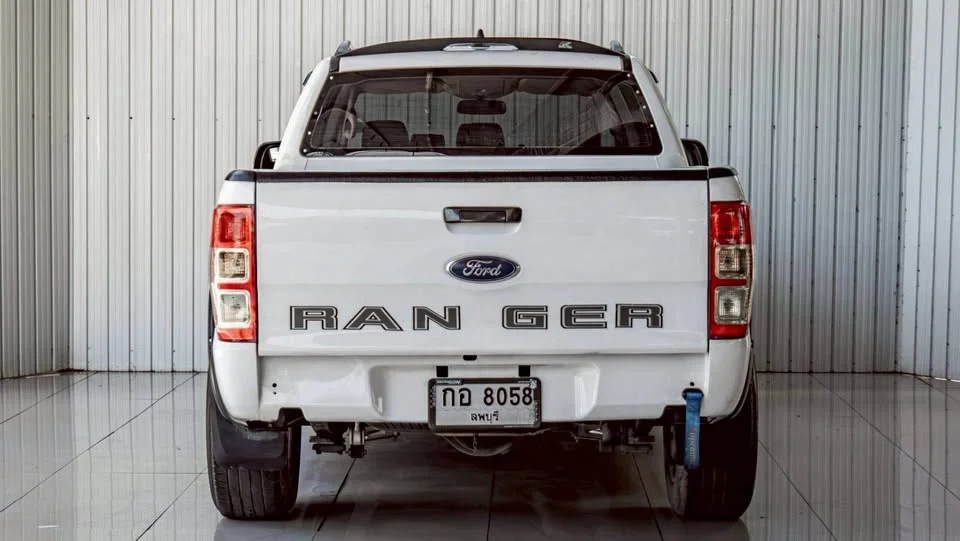 2020 Ford Everest II 2
