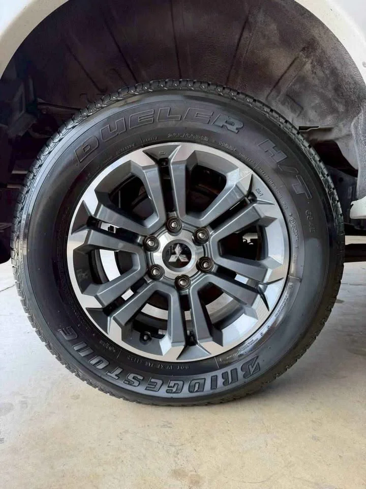 2010 Mitsubishi Pajero Sport II 2