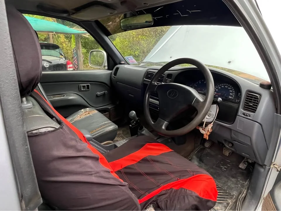 2000 Toyota Hilux Tiger VI 3