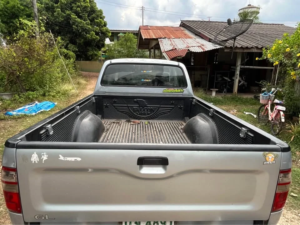 2000 Toyota Hilux Tiger VI 2