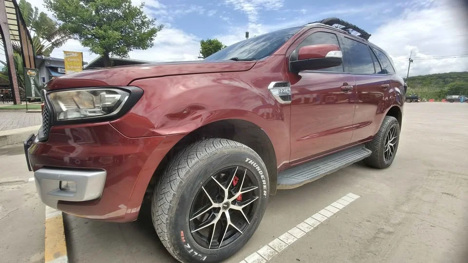 2015 Ford Everest II 3