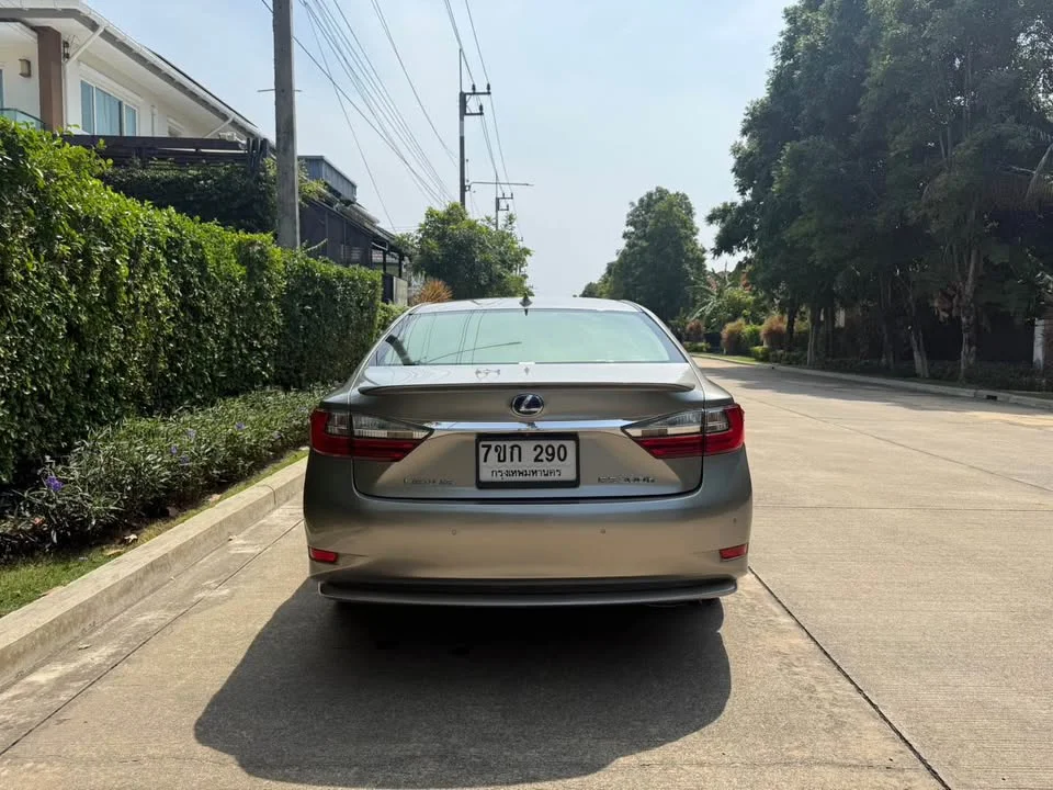 2016 Lexus ES VI 3