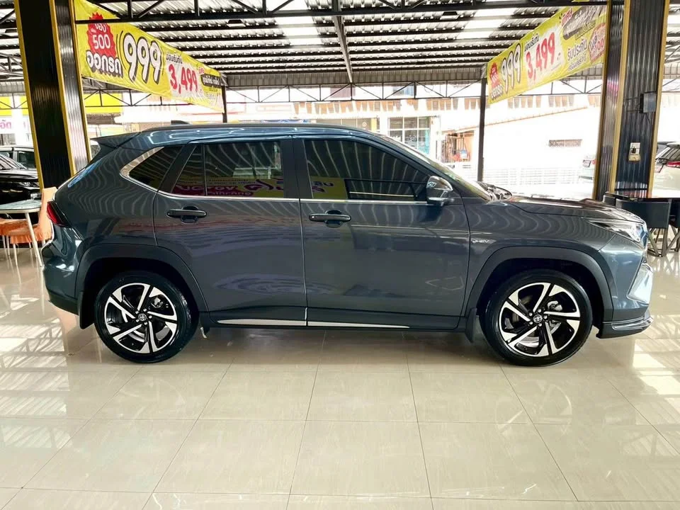 2024 Toyota Yaris Cross AC200 3