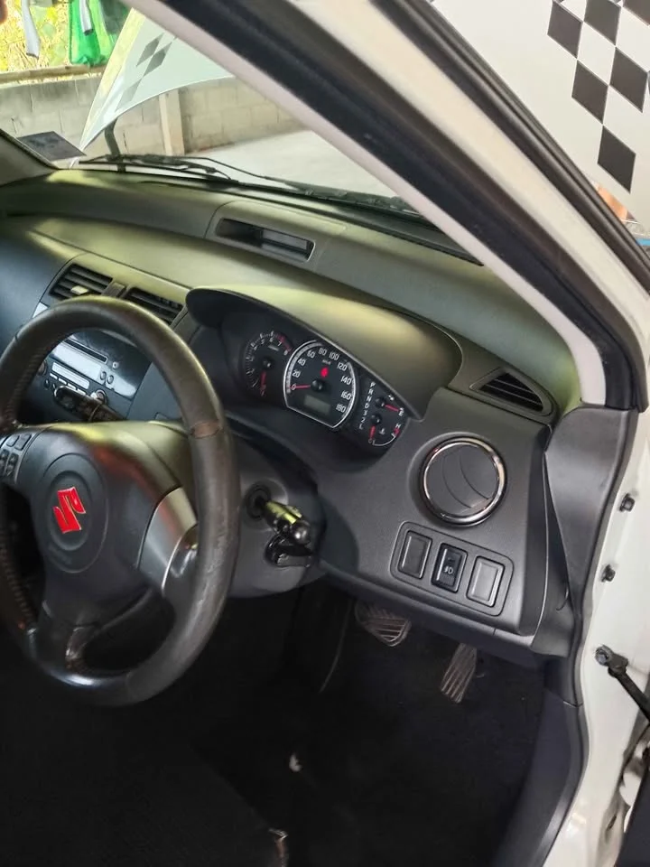 2011 Suzuki Swift I 2