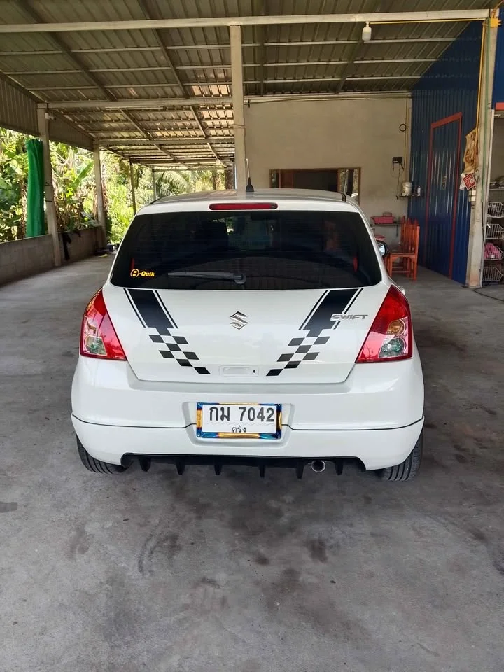 2011 Suzuki Swift I 3