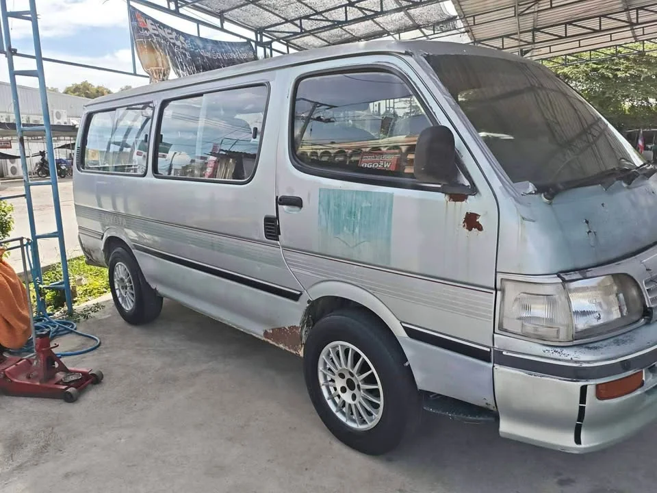 2000 Toyota Commuter IV (H100) 2