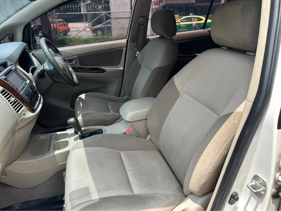 2013 Toyota Innova I 2