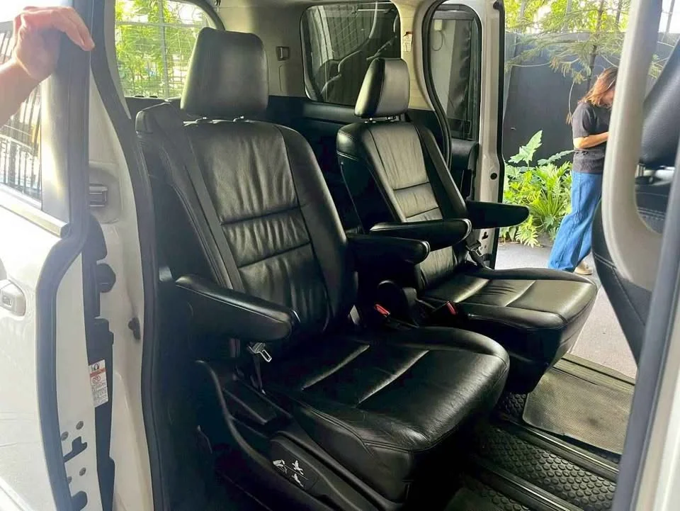 2012 Toyota Voxy III 3