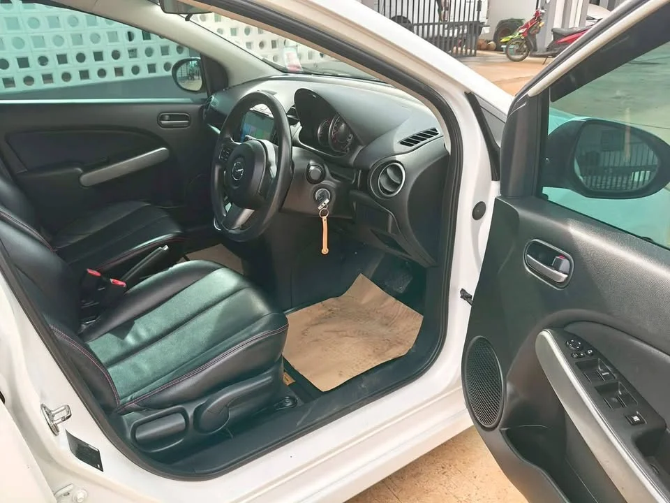 2012 Mazda 2 II 2