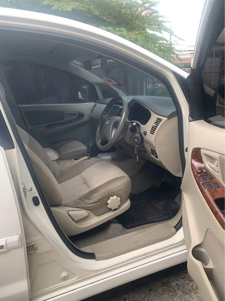 2013 Toyota Innova I 3