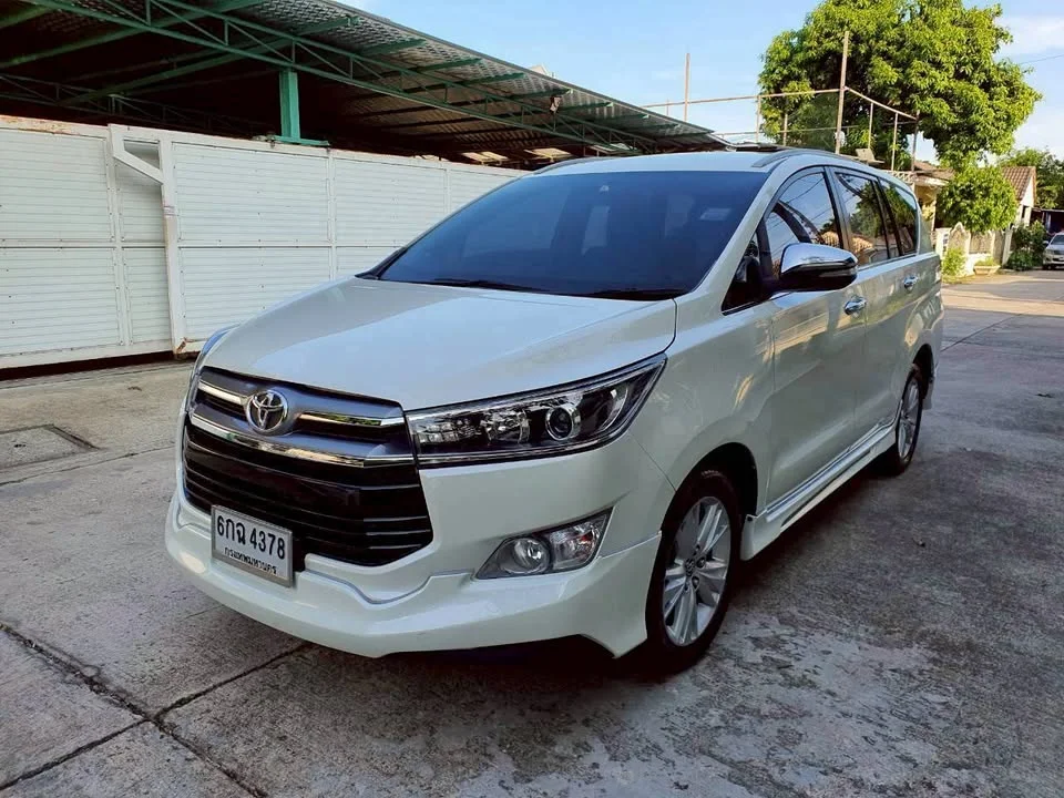 2017 Toyota Innova II 2