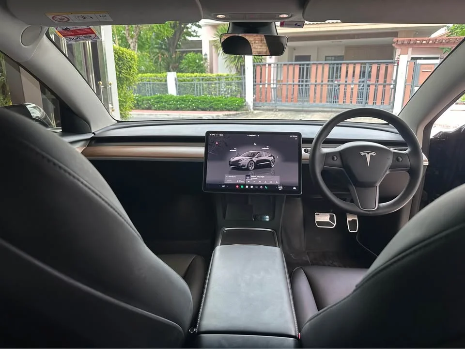 2023 Tesla Model 3 2
