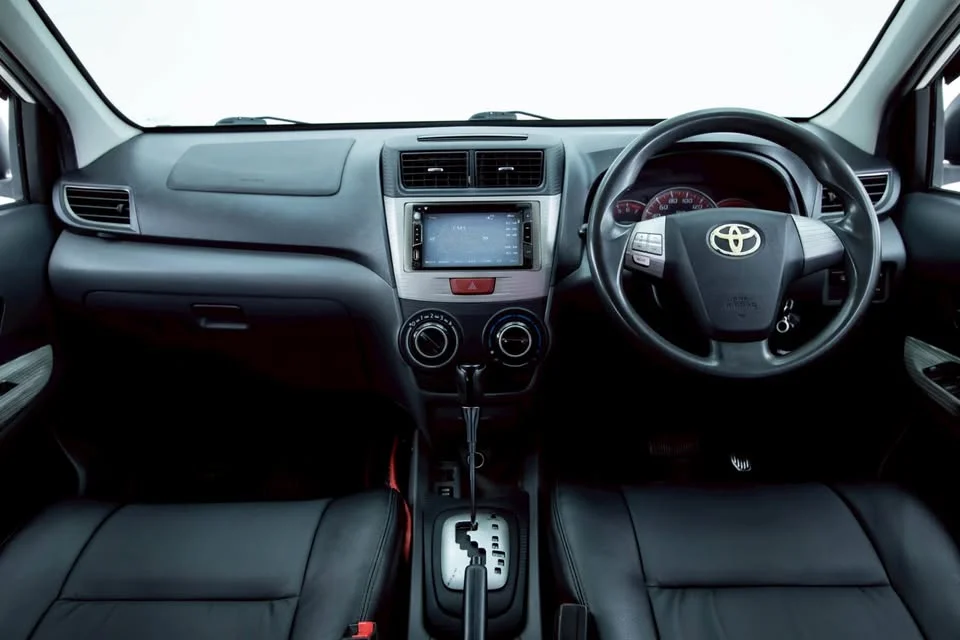 2013 Toyota Avanza II 2
