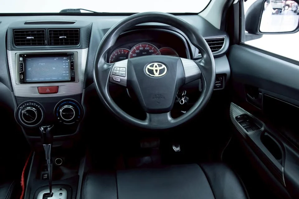 2013 Toyota Avanza II 3